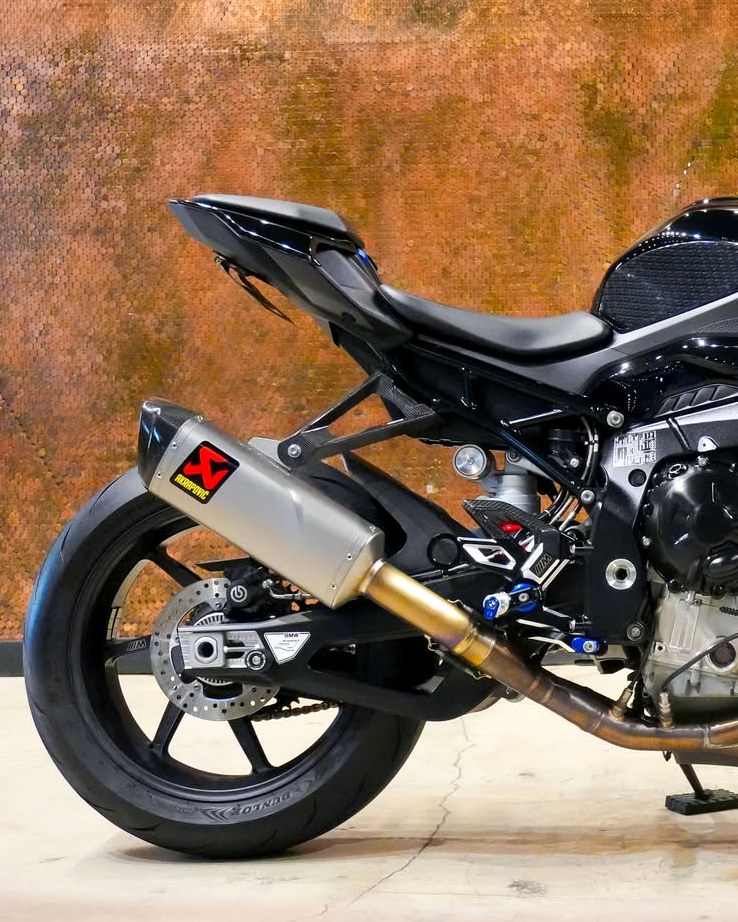 2023 BMW S1000