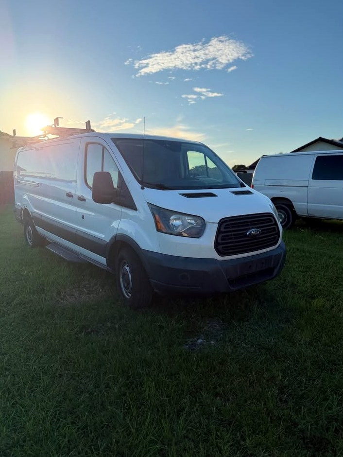 2017 Ford Transit 250 cargo