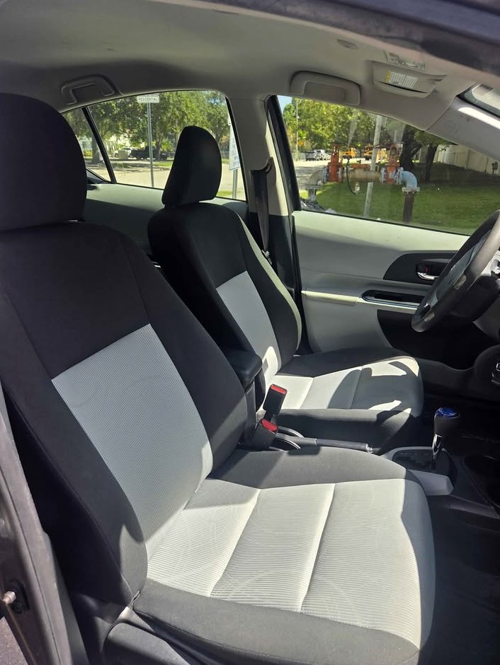 2013 Toyota Prius c Two