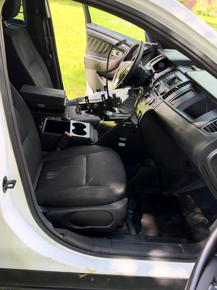 2016 Ford Taurus x Police