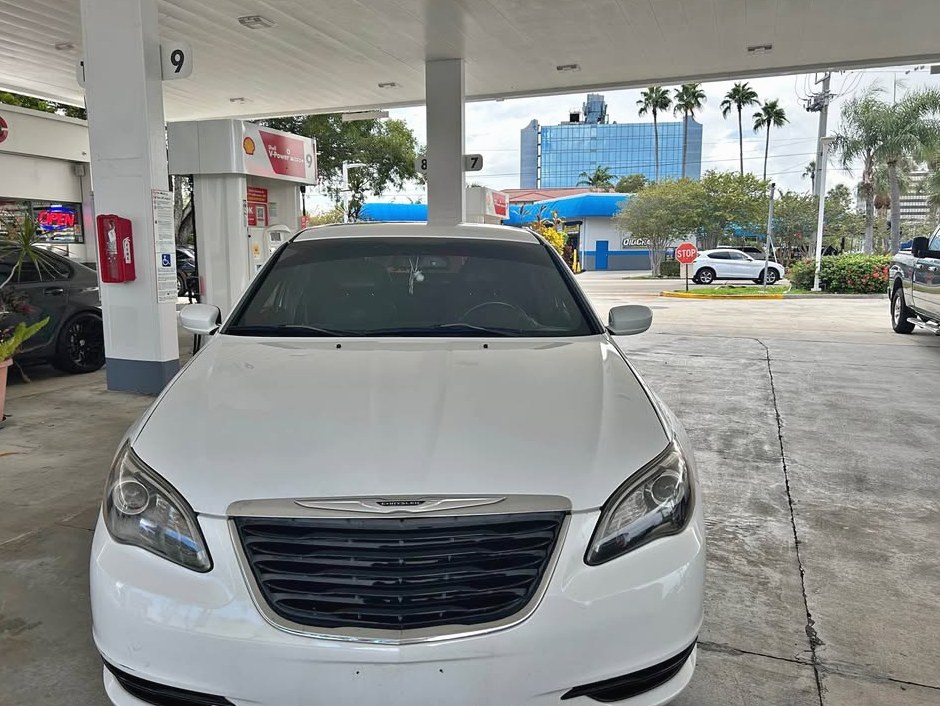 2013 Chrysler 200S Sedan 4D