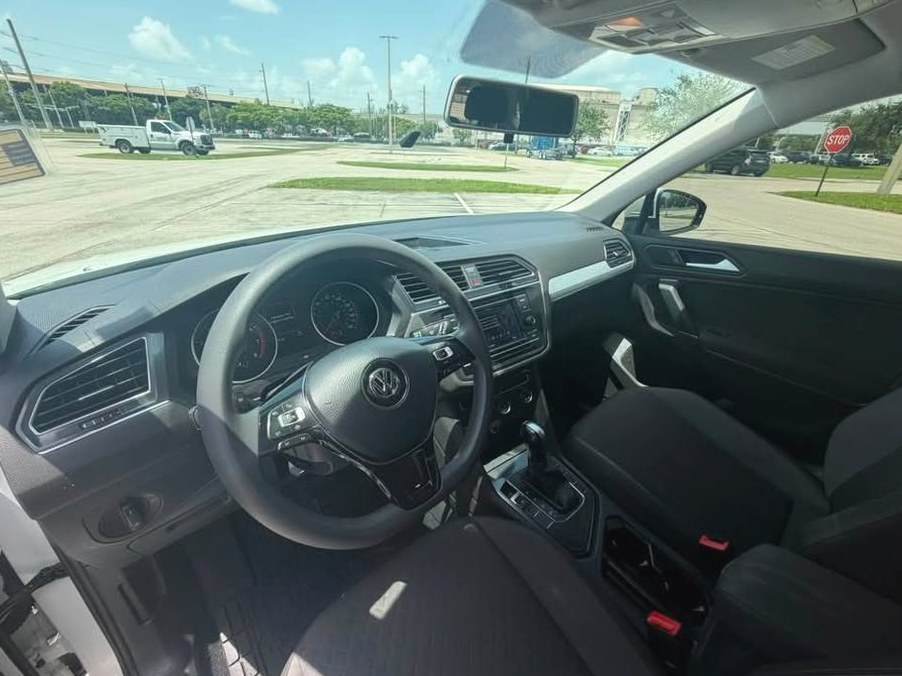 2020 Volkswagen 523665818157652 tiguan