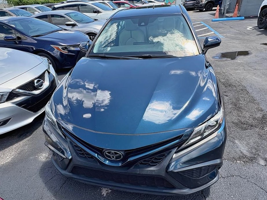2021 Toyota Camry SE Sedan