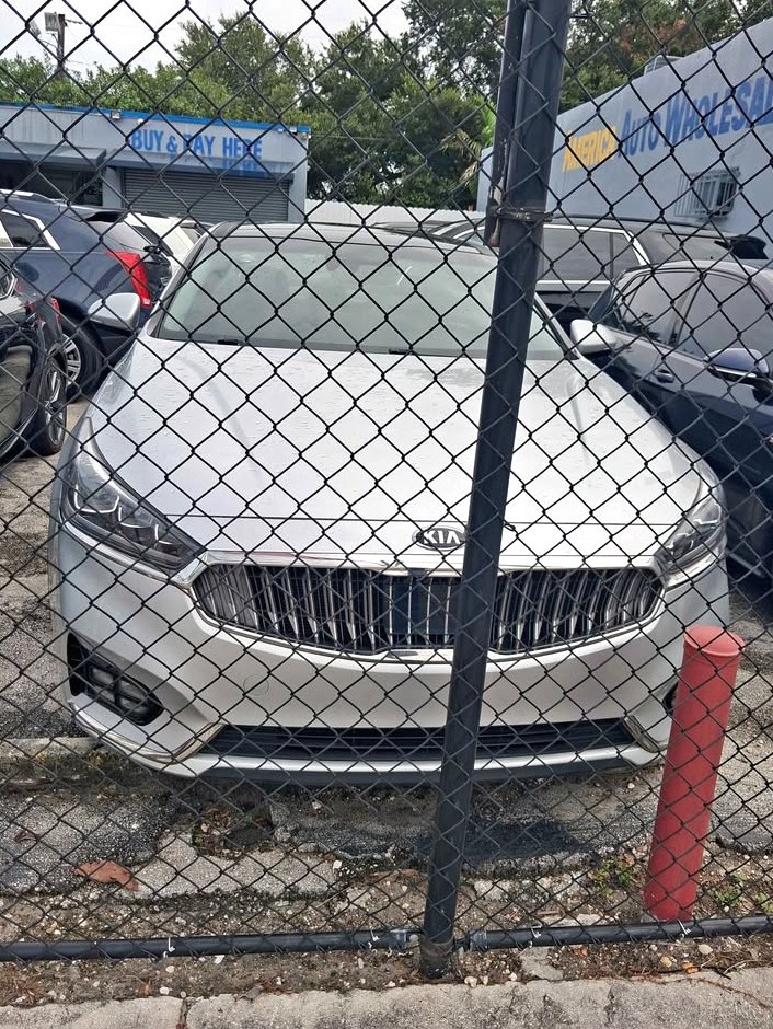 2017 Kia Cadenza Limited Sedan
