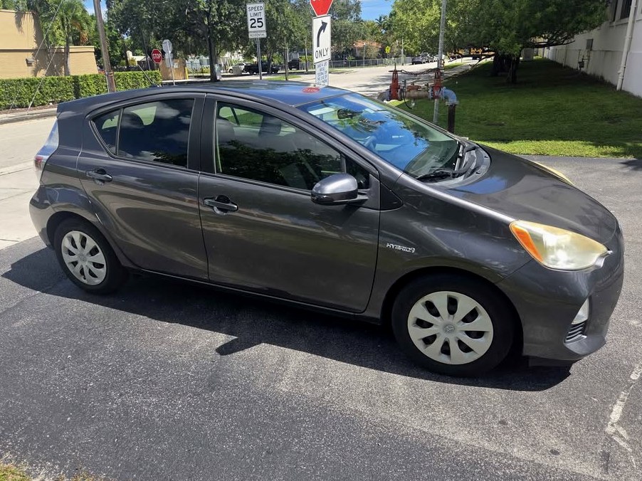 2013 Toyota Prius c Two