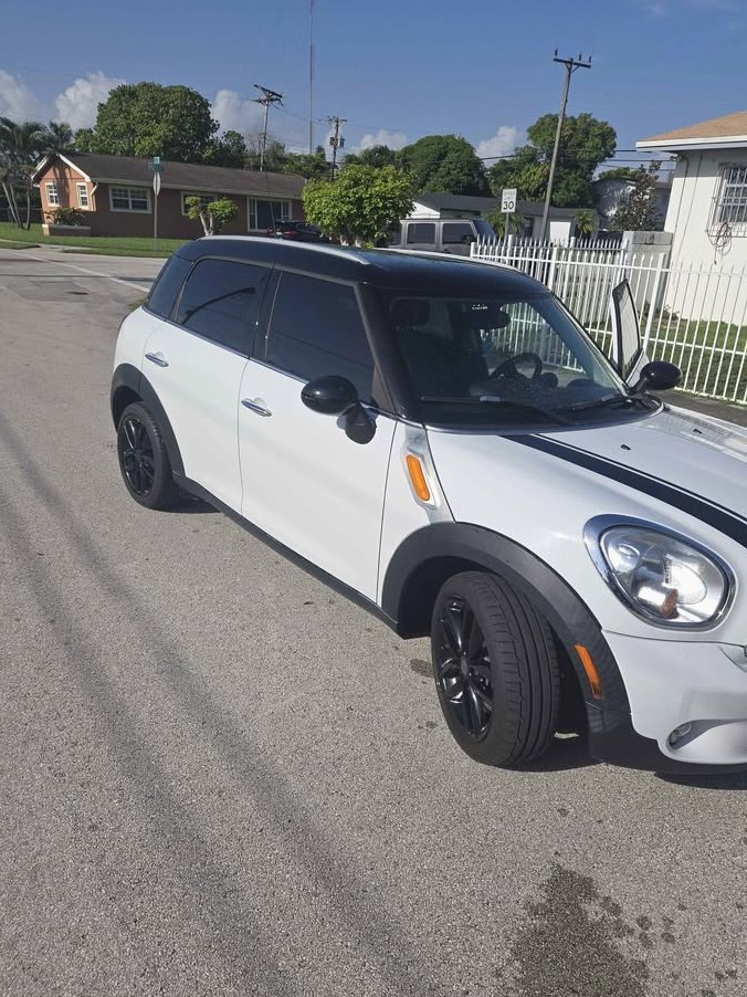 2012 Mini Countryman Cooper Hatchback