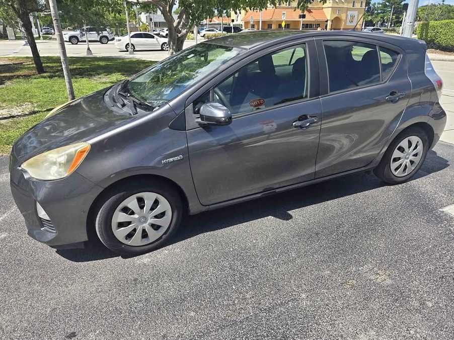 2013 Toyota Prius c