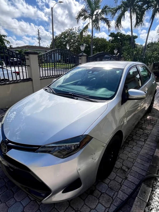 2018 Toyota Corolla LE Sedan