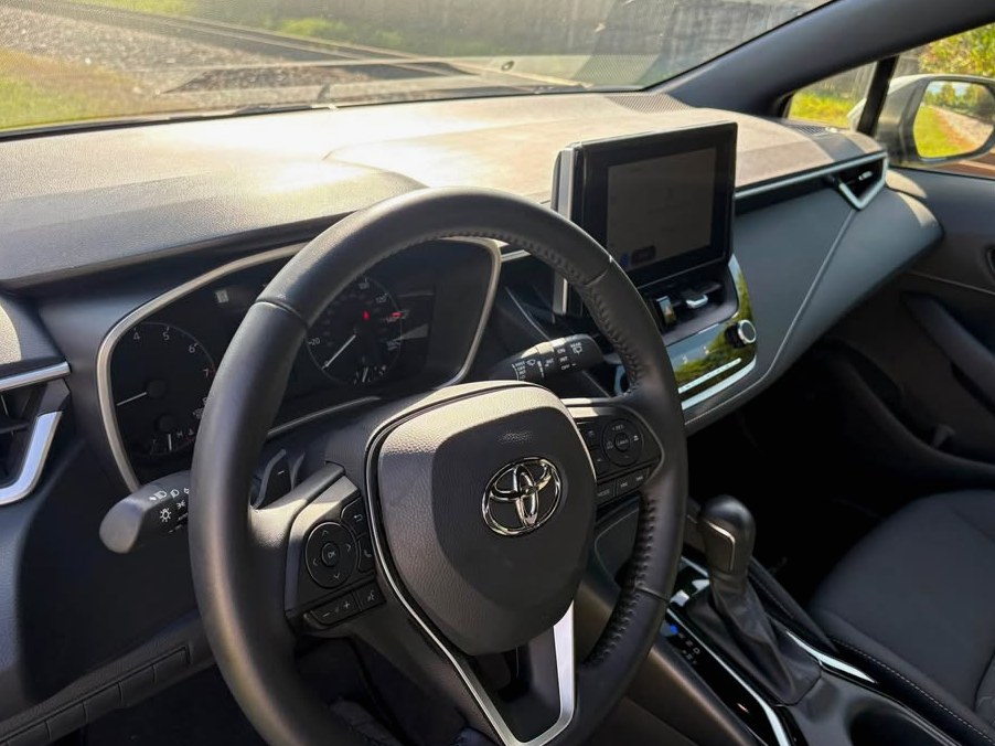 2025 Toyota Corolla hatchback SE